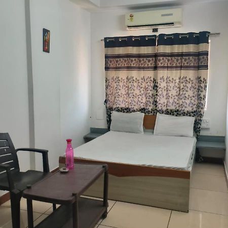 Hotel Velvet Rajkot Exterior foto