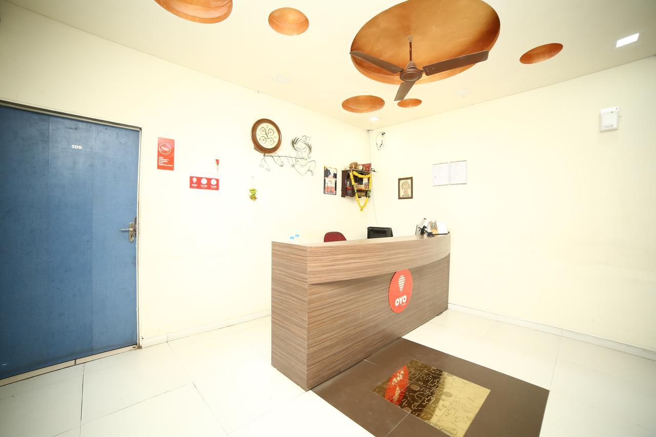 Hotel Velvet Rajkot Exterior foto